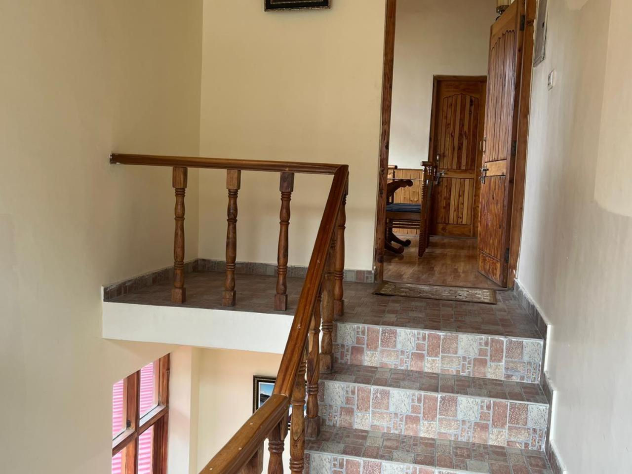 מנאלי Mrikula Cottage מראה חיצוני תמונה